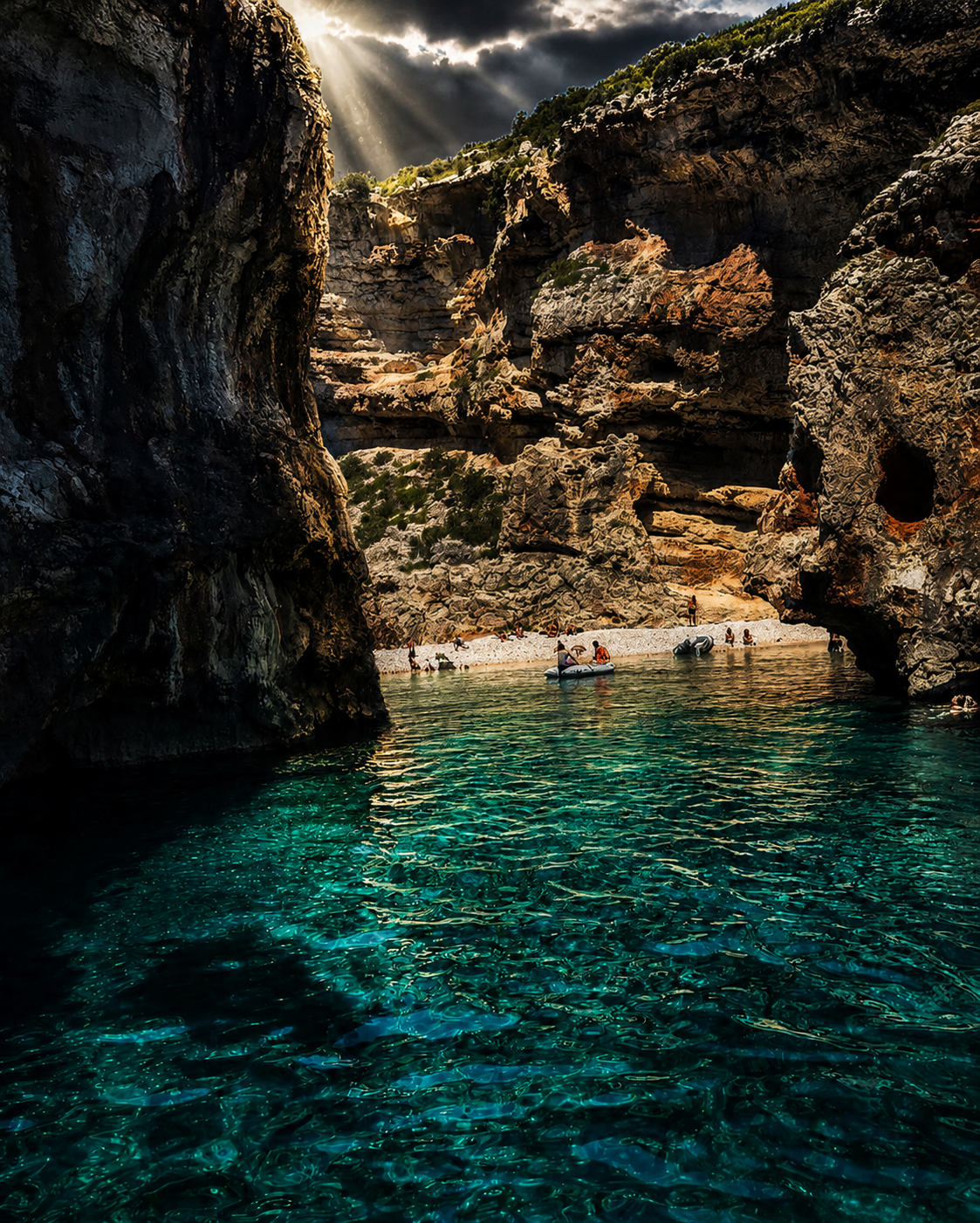 Vis · Stiniva cove